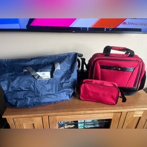 2 bags an 1 toiletries bag to use as luggage or the gym or to use for baby bags.